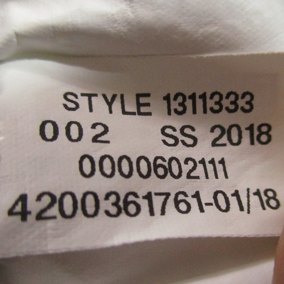 Under Armour Gray and Blue Athletic Capris - Picture 8 of 8